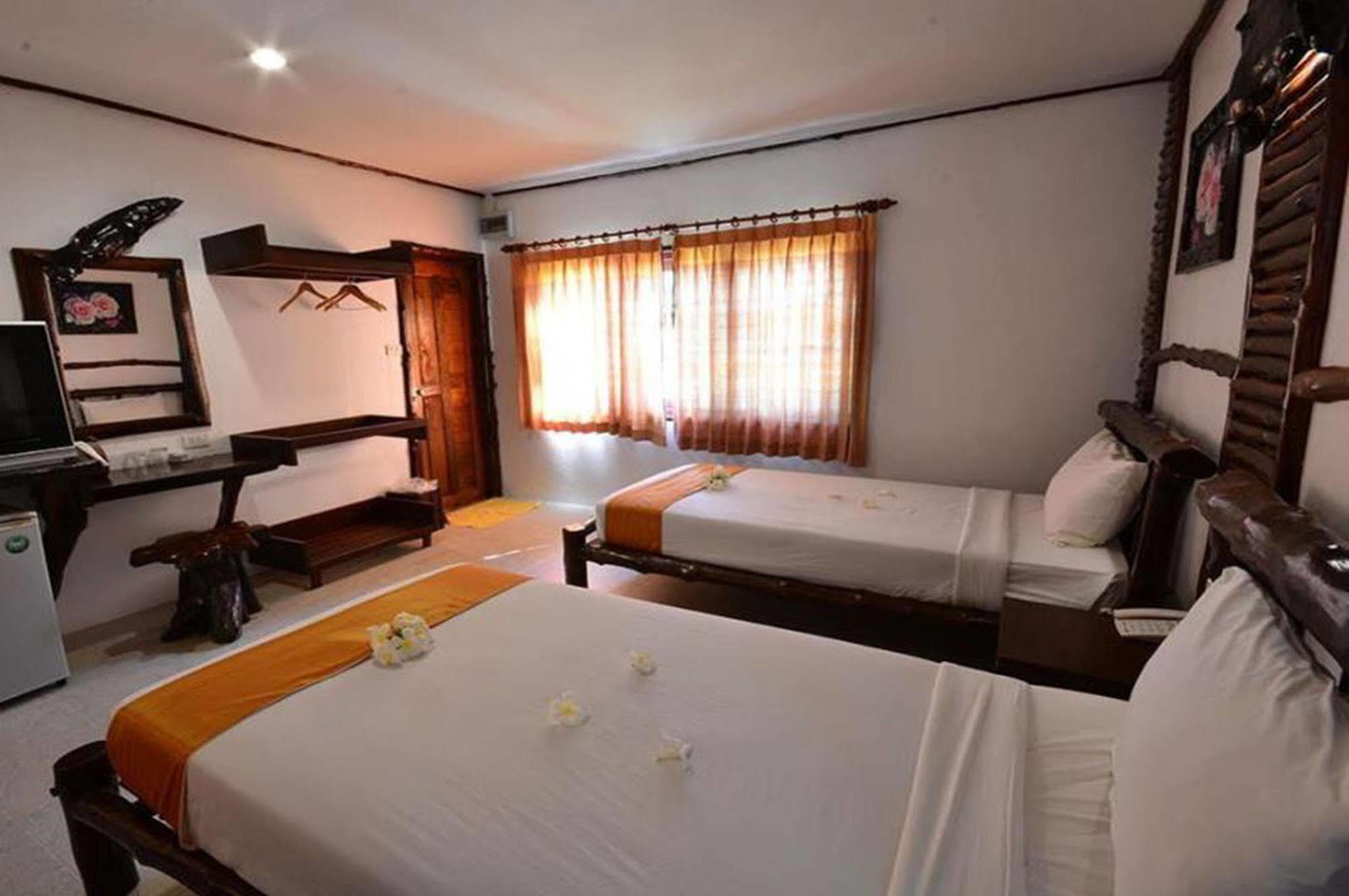 Alongkot Beach Resort Khanom Dış mekan fotoğraf