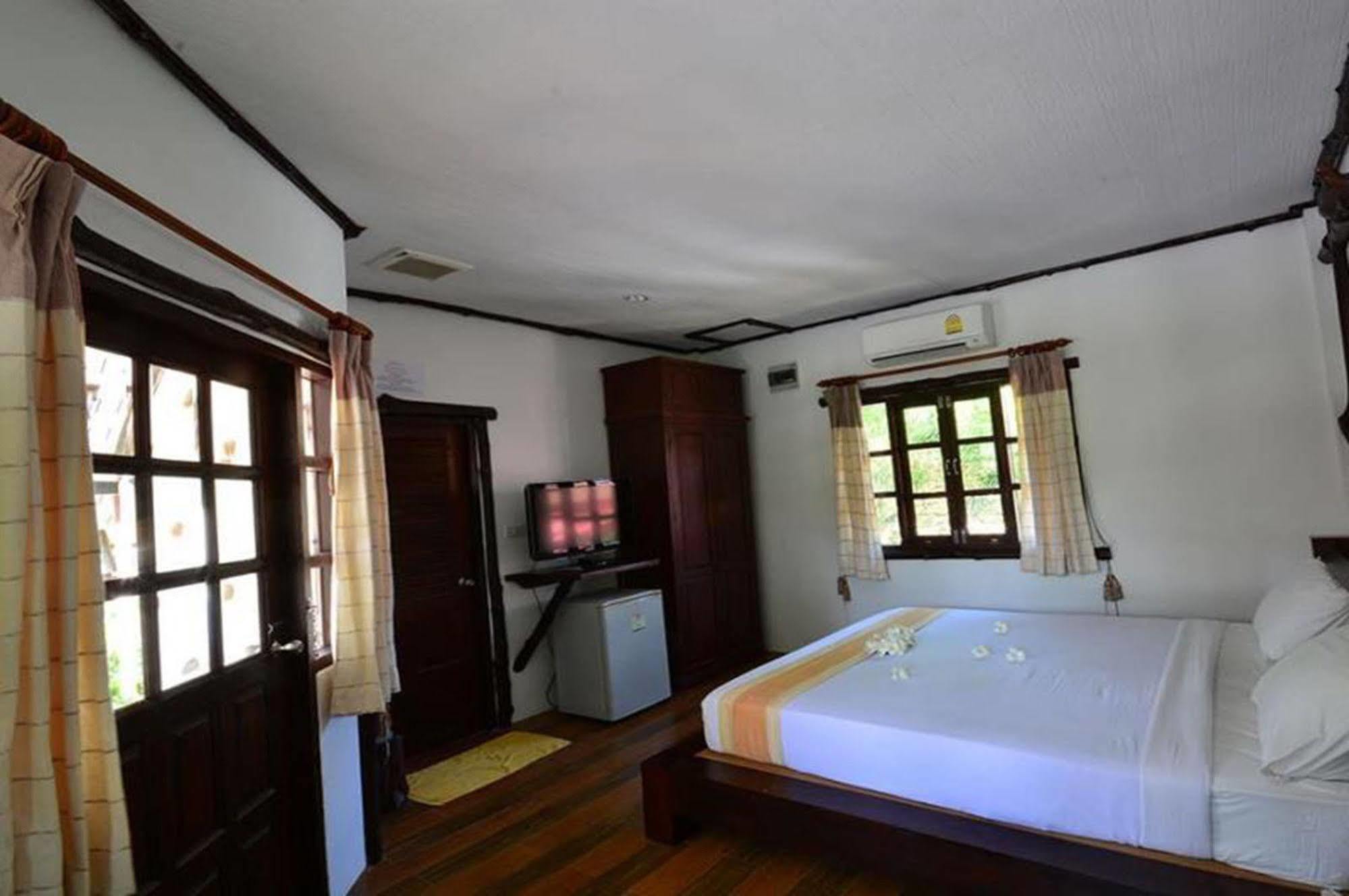 Alongkot Beach Resort Khanom Dış mekan fotoğraf