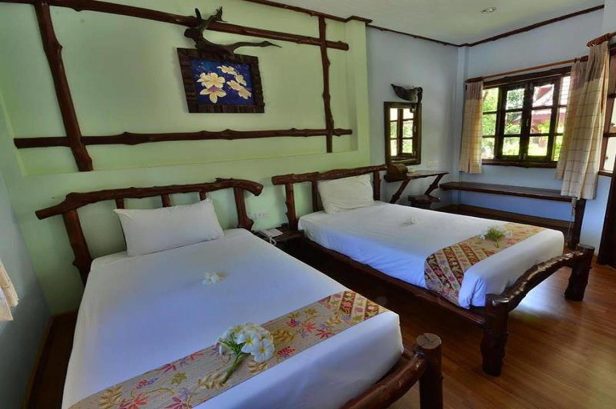 Alongkot Beach Resort Khanom Dış mekan fotoğraf